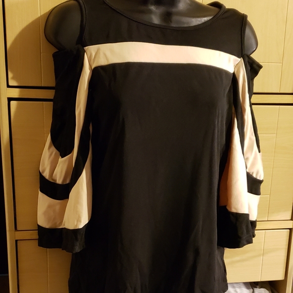 Tops - Ladies cold shoulder fashion top